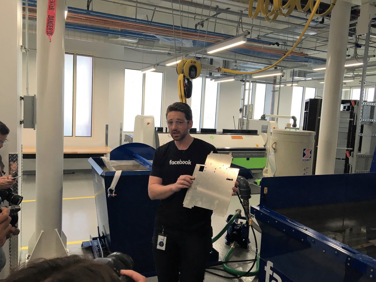 Area 404：Facebook 對(duì)未來(lái)的野心都集中在這個(gè)神秘實(shí)驗(yàn)室 